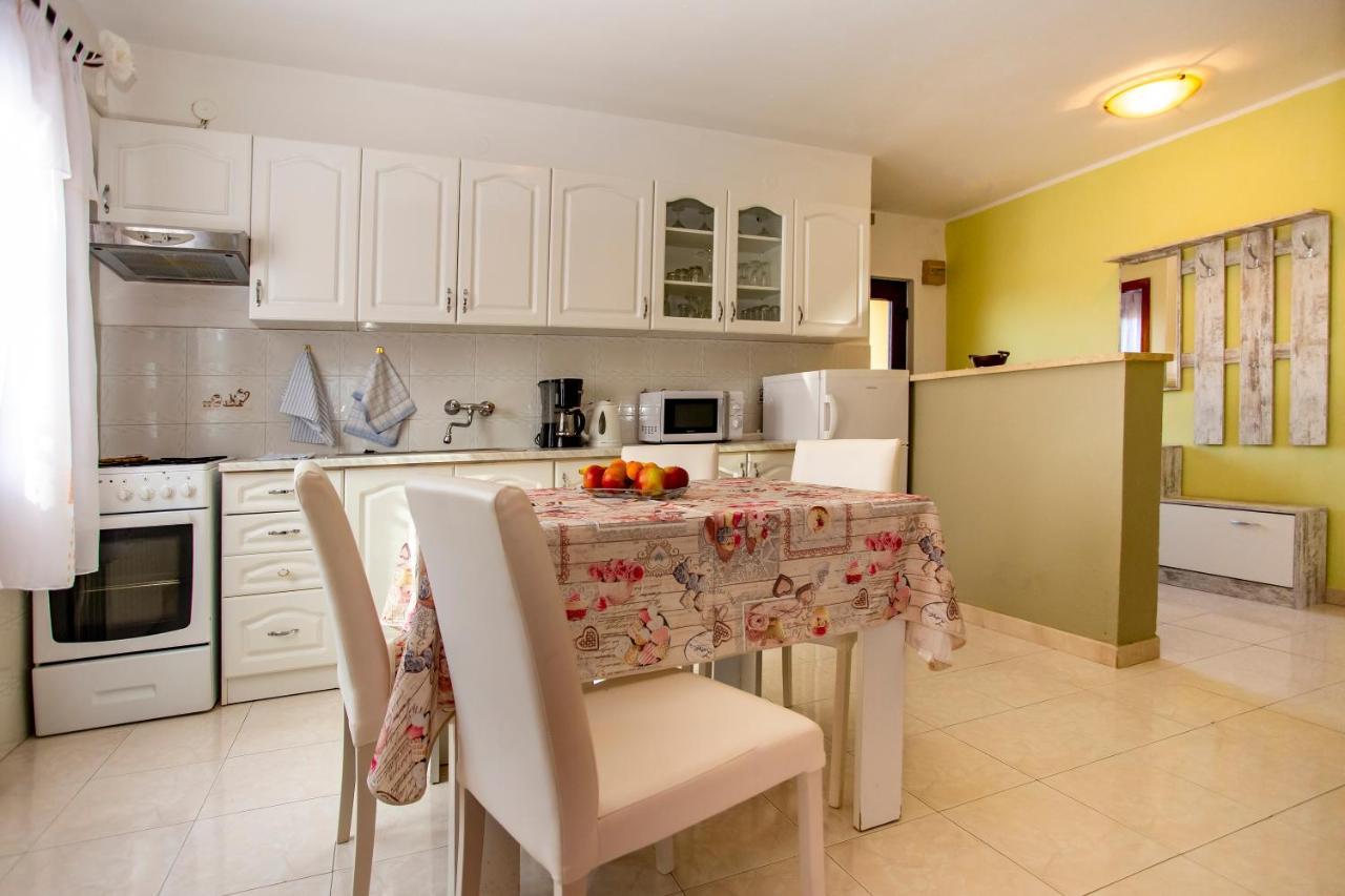 Apartmani Jurman Matohanci Exterior photo